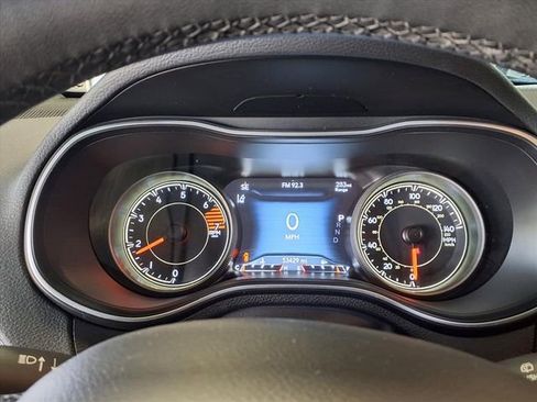 Used 2023 Jeep Cherokee Altitude Lux image 21