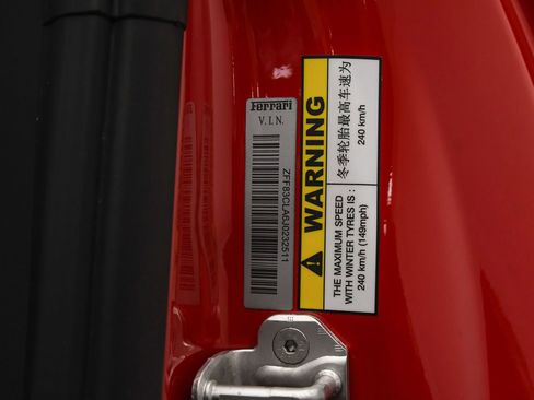 Used 2018 Ferrari 812 Superfast RWD image 25