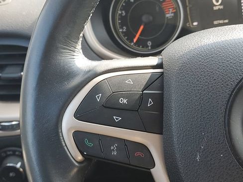Used 2016 Jeep Cherokee Latitude w/ Safety/Convenience Group FWD image 21