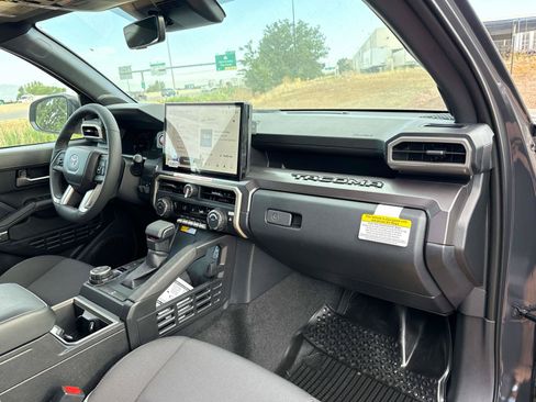 New 2026 Toyota Tacoma TRD Off-Road w/ TRD Off Road Upgrade Package AWD/4WD image 15