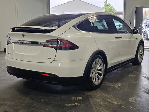 Used 2016 Tesla Model X 75D AWD/4WD image 4