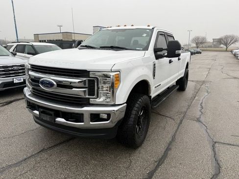 Used 2017 Ford F250 XLT w/ XLT Value Package image 2