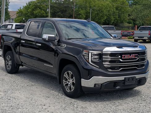 Used 2025 GMC Sierra 1500 SLT RWD image 2