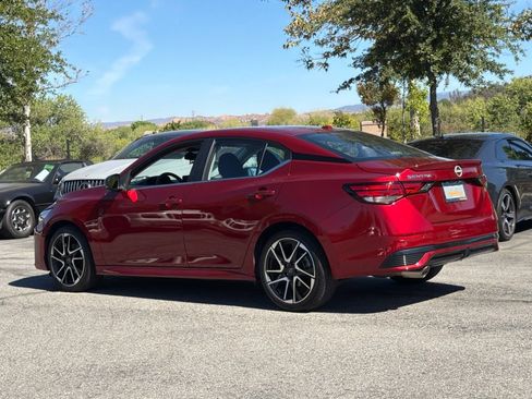 Used 2024 Nissan Sentra SR FWD image 11