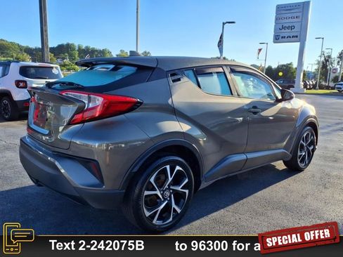 Used 2021 Toyota C-HR XLE image 4