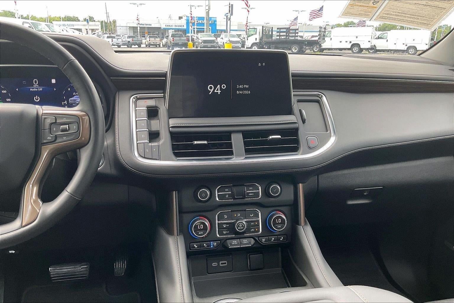 Used 2023 Chevrolet Suburban High Country w/ Premium Package AWD/4WD image 5