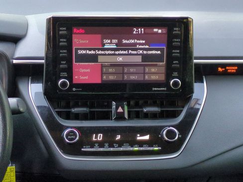 Used 2022 Toyota Corolla LE image 18