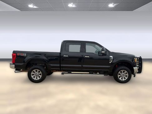 Used 2017 Ford F250 XLT w/ XLT Premium Package AWD/4WD image 8