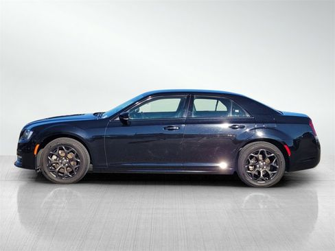 Used 2022 Chrysler 300 Touring L image 7