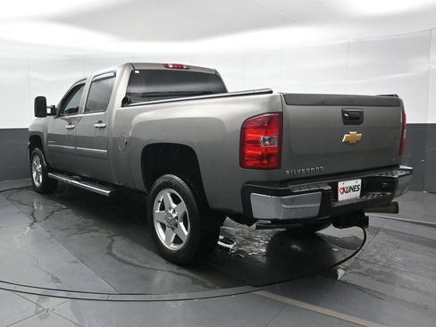 Used 2013 Chevrolet Silverado 2500 LT w/ Custom Sport Truck Package RWD image 11