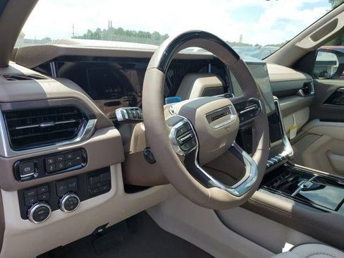New 2026 GMC Yukon Denali w/ Denali Reserve Package AWD/4WD image 16