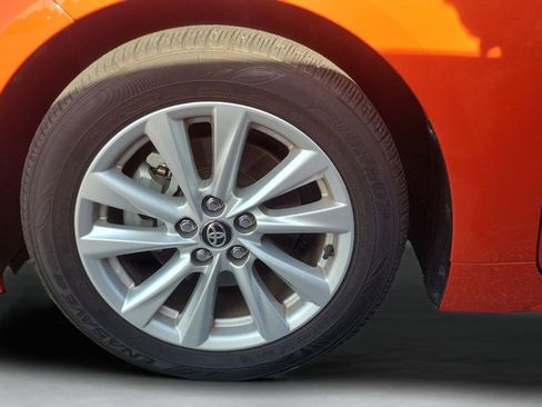 Used 2025 Toyota Corolla SE image 3