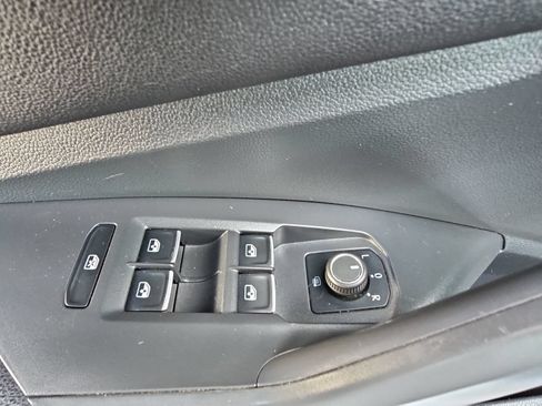 Used 2024 Volkswagen Jetta SE FWD image 26