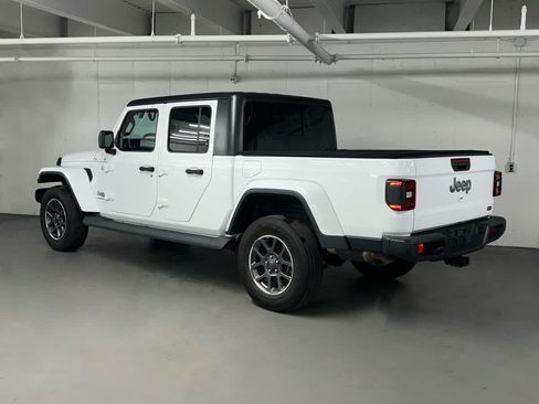 Used 2020 Jeep Gladiator Overland AWD/4WD image 3