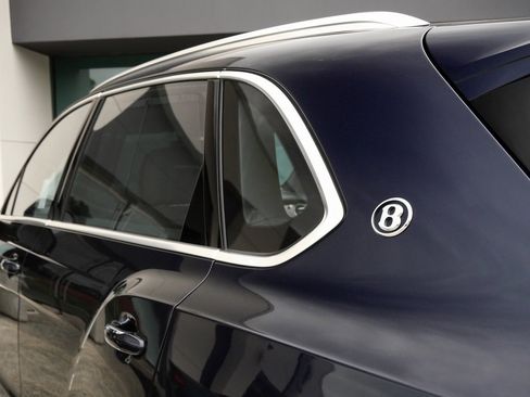 New 2025 Bentley Bentayga Extended Wheelbase image 7
