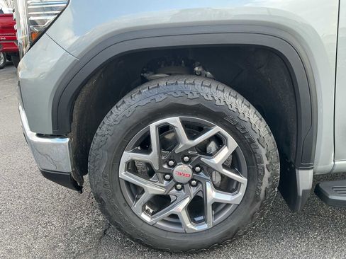 Used 2025 GMC Sierra 1500 SLT w/ SLT Premium Plus Package image 28