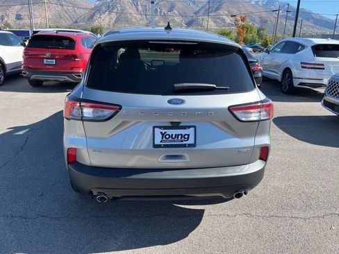 Used 2022 Ford Escape SE w/ SE Sport Appearance Package image 6