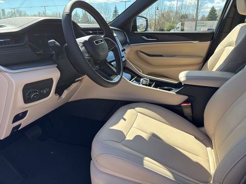 New 2026 Jeep Grand Cherokee Limited AWD/4WD image 7
