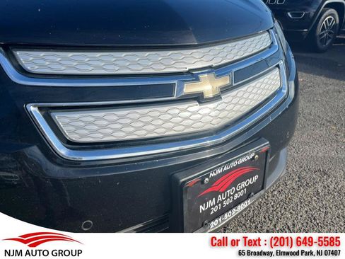 Used 2014 Chevrolet Volt w/ Enhanced Safety Package 2 FWD image 2