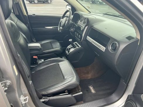 Used 2014 Jeep Compass Latitude AWD/4WD image 8