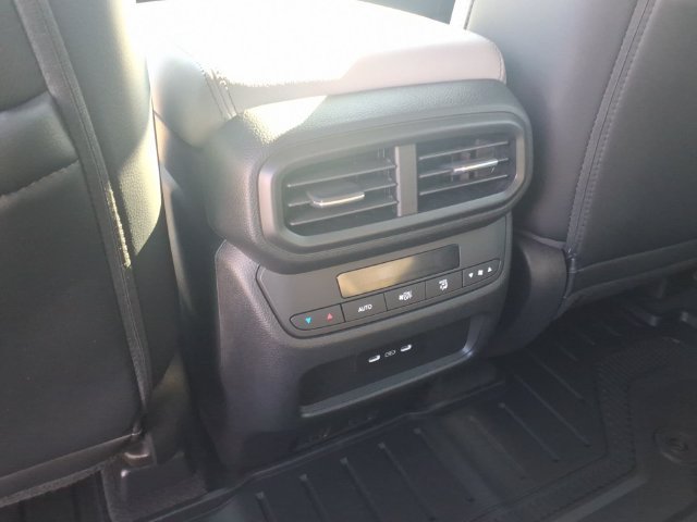 Used 2025 Honda Pilot EX-L image 9