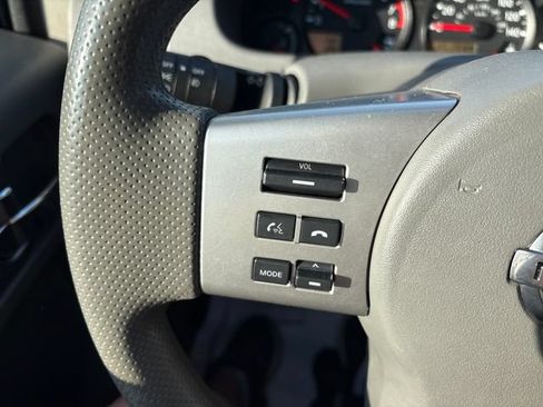 Used 2017 Nissan Frontier SV AWD/4WD image 11