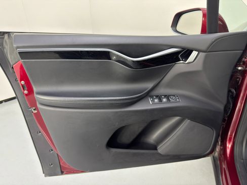 Used 2016 Tesla Model X P90D image 40