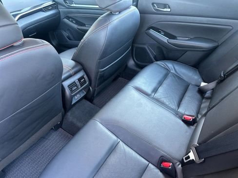 Used 2023 Nissan Altima 2.0 SR FWD image 12