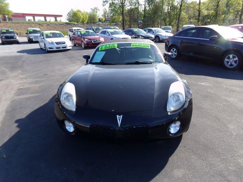 Used 2007 Pontiac Solstice Convertible image 2