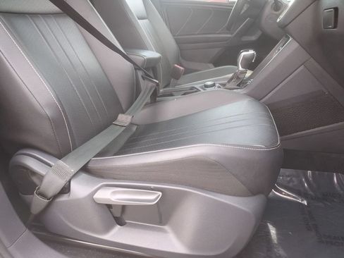 Used 2022 Volkswagen Tiguan SE AWD/4WD image 20