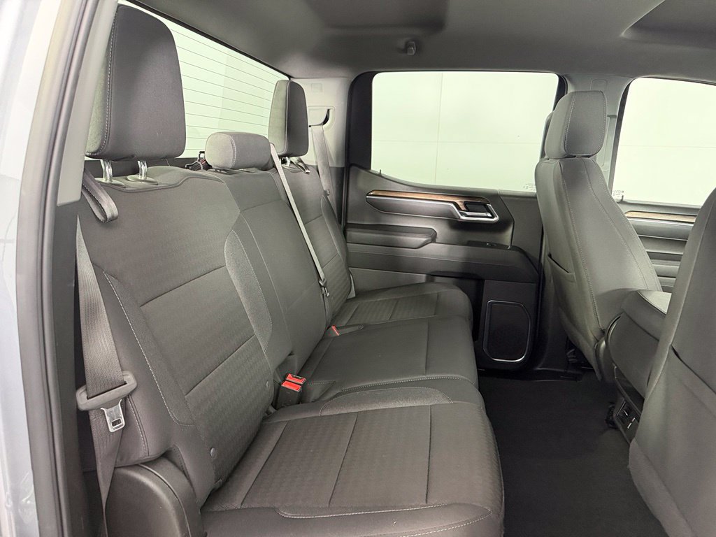 Used 2025 Chevrolet Silverado 1500 LT RWD image 17