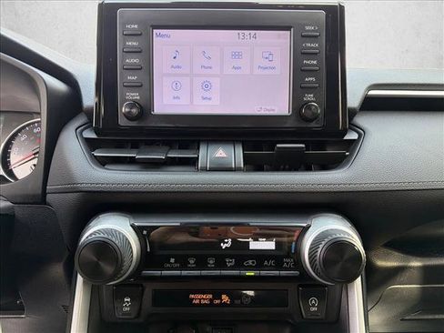 Used 2019 Toyota RAV4 LE image 27