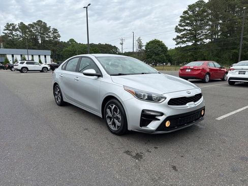 Used 2020 Kia Forte LXS FWD image 4