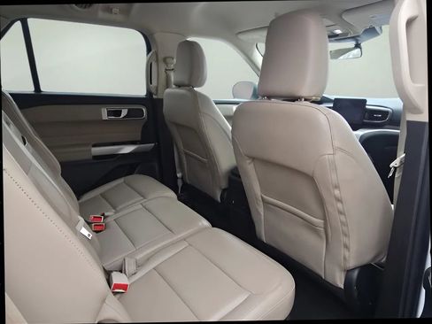 Used 2023 Ford Explorer XLT w/ Equipment Group 202A image 20