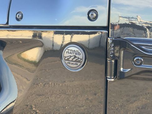Used 2021 Jeep Wrangler Unlimited Sahara AWD/4WD image 31
