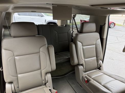 Used 2019 GMC Yukon XL SLT w/ Premium Edition AWD/4WD image 45