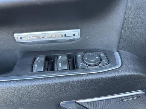 Used 2022 GMC Sierra 1500 Denali image 9