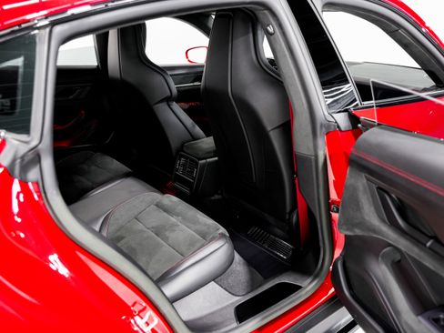 Used 2023 Porsche Taycan GTS image 31