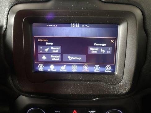 Used 2020 Jeep Renegade Altitude AWD/4WD image 39