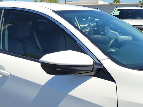 Used 2018 Honda Civic LX image 9