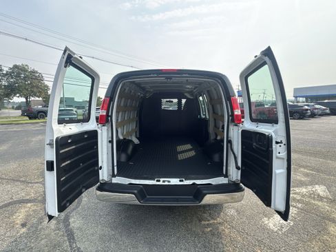 Used 2023 Chevrolet Express 2500 w/ Driver Convenience Package image 24