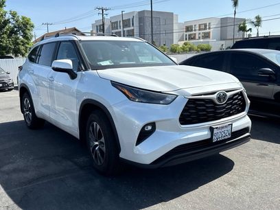 Used 2023 Toyota Highlander XLE