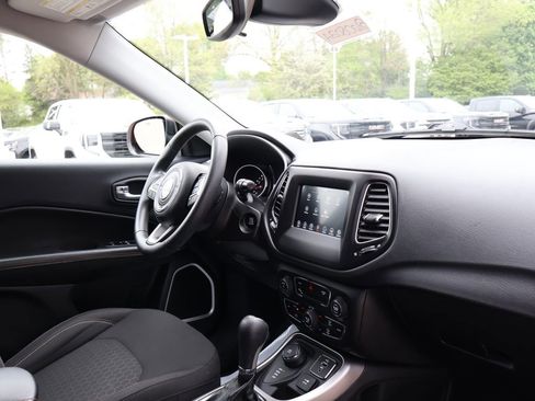 Used 2018 Jeep Compass Sport w/ Tech Group AWD/4WD image 33
