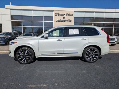 Certified 2024 Volvo XC90 B6 Ultimate w/ Lounge Package image 3