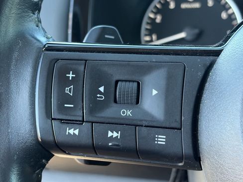 Used 2023 Nissan Pathfinder SV FWD image 12