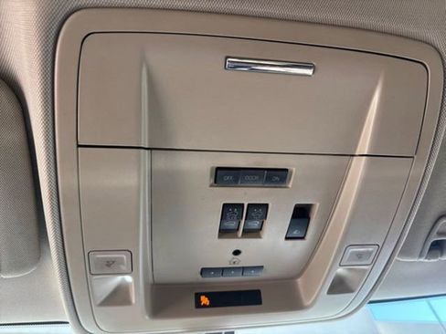 Used 2017 Chevrolet Silverado 1500 LTZ Z71 image 38