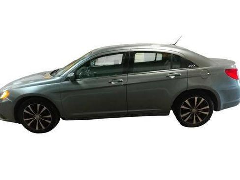 Used 2012 Chrysler 200 S FWD image 2