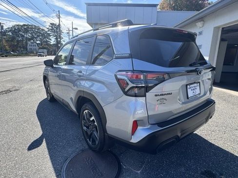 Used 2025 Subaru Forester Limited image 5