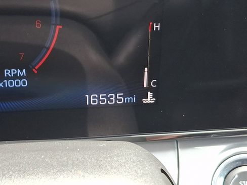 Certified 2025 Chevrolet Trax LT FWD image 19