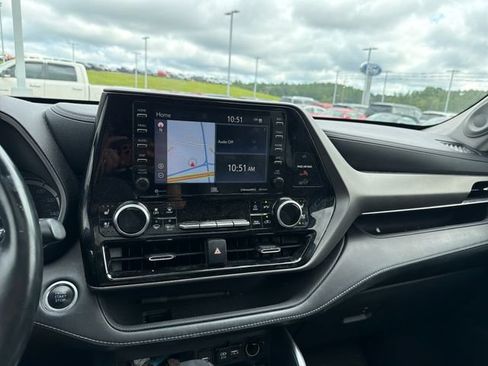 Used 2021 Toyota Highlander Limited AWD/4WD image 11